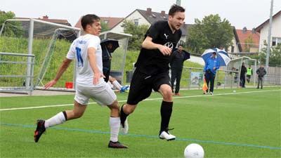 Eppertshausen siegt weiter / Späte Tore im Umstädter Derby