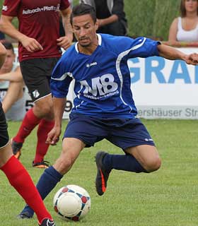 Alfio Castro traf für Babenhausen im Topspiel doppelt. Babenhausen fegt Mümling-Grumbach von der Spitze