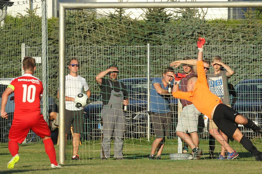 Am Mittwoch spielt die TS im Kreispokal-Viertelfinale in Schaafheim. Hier ein Foto vom Erstrundenspiel in Klein-Zimmern, das die TS mit 8:0 gewann. (Foto: Eyßen) Pokal-Viertelfinale unterbricht TS-Abstiegskampf