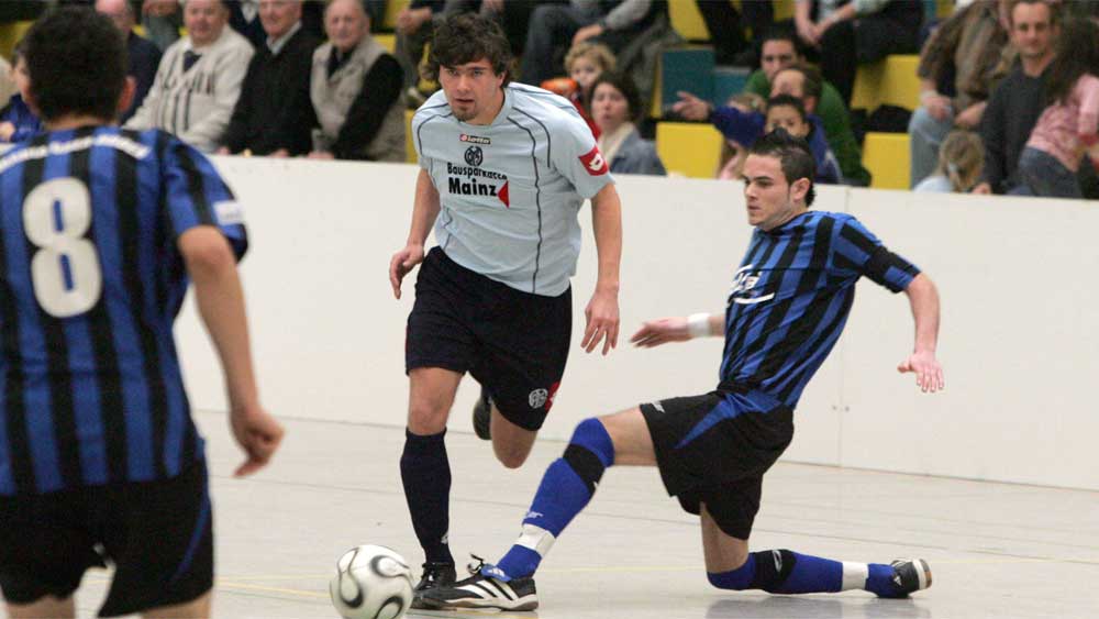 Mario Brand (rechts) auf einem Archivbild von 2007 beim Germania-A-Junioren-Turnier gegen den FSV Mainz 05. Links Christian Telch, der heute in Homburg Regionalliga spielt. Mario Brand traf gegen Münster zweimal. (Foto: Eyßen) Elfmeter entscheidet Topspiel / Remis am Dienstag