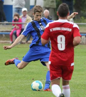Münsters Adrian Postall trifft gegen Schaafheim zum 2:0. Siege für Dieburg und Münster