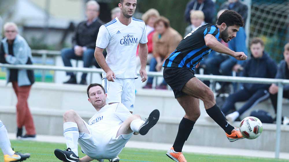 Martyn Turkowicz (am Boden) traf zum 1:1. (Foto: Eyßen) Münster erst vorsichtig, dann super drauf