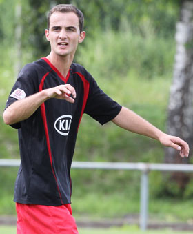 Der scheidende Spielertrainer Arian Sahitolli steht mit dem SV Sickenhofen in der Relegation zur Kreisoberliga. Sickenhofen und TG Ober-Roden in Relegation