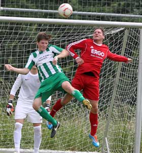 Dirk Böhm (links) feierte mit der TG Ober-Roden einen 2:1-Sieg gegen den SV Heubach und schob sich auf Platz zwei nach vorne. TGO verdrängt Heubach von Platz 2